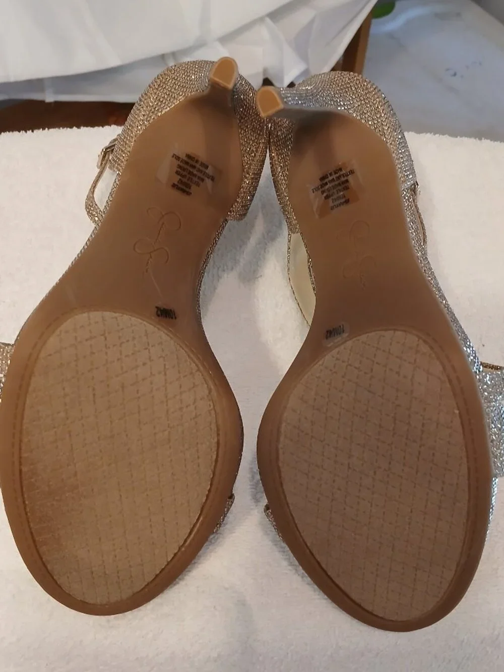 NEARLY NEW JESSICA SIMPSON HEELS